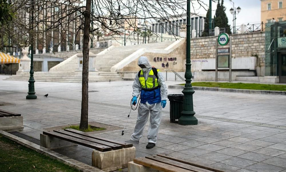Προειδοποίηση καθηγητή για τον Covid-19: ''Στο τέλος θα έχει μολυνθεί το 50% του ελληνικού πλυθυσμού'' - Βίντεο